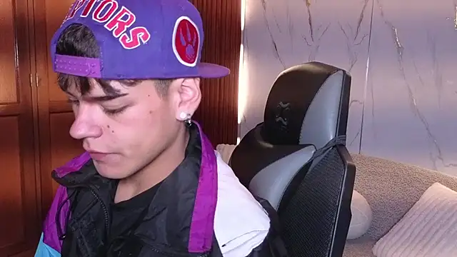 kevienmiet online show from October 15, 2025, 12:24 pm