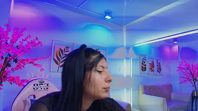 Gabriela milani online show from October 8, 2025, 11:23 am