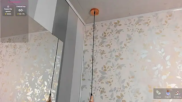 Snapshot of Luciaoregon chatting on November 8, 2025, 1:14 pm Luciaoregon online show from November 8, 2025, 1:14 pm