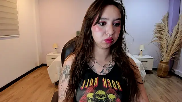 Snapshot of Scarlett__Cooper__ chatting on November 1, 2025, 12:21 pm Scarlett Cooper online show from November 1, 2025, 12:21 pm