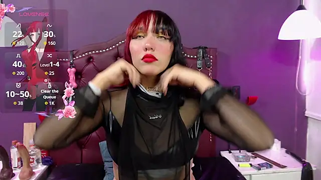 Snapshot of Sophie-dbs chatting on May 11, 2026, 9:45 pm Sophie-dbs online show from May 11, 2026, 9:45 pm