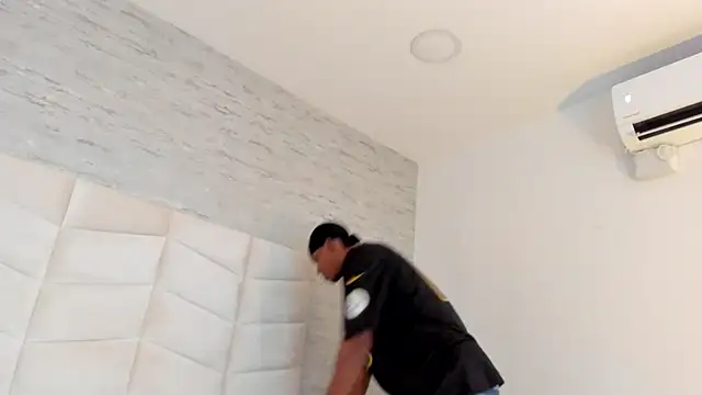 jax black online show from January 15, 2026, 6:55 pm