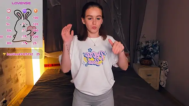 Snapshot of TienKnous chatting on November 10, 2025, 7:19 pm TienKnous online show from November 10, 2025, 7:19 pm