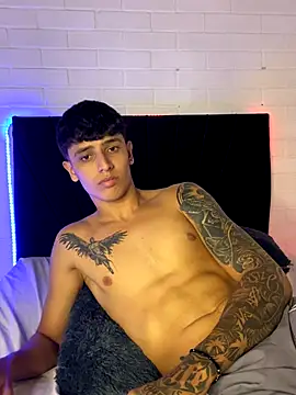 Snapshot of Liam_Brookss chatting on November 11, 2025, 4:18 am Liam Brookss online show from November 11, 2025, 4:18 am