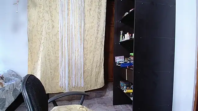 Snapshot of motita_lux chatting on October 13, 2025, 10:10 pm motita lux online show from October 13, 2025, 10:10 pm