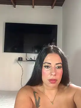 Snapshot of motita_lux chatting on November 12, 2025, 2:43 pm motita lux online show from November 12, 2025, 2:43 pm