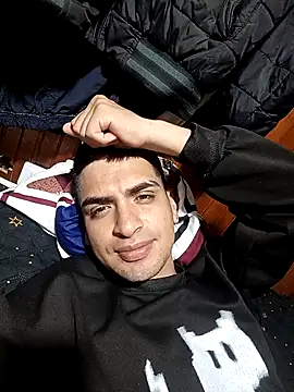 daniandr119 online show from October 4, 2025, 2:46 am