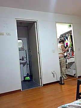 Khloekiss online show from October 21, 2025, 11:37 pm