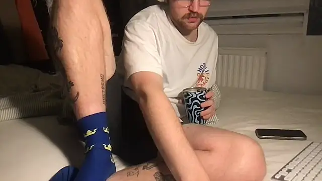 Angus80085 online show from November 1, 2025, 11:42 pm