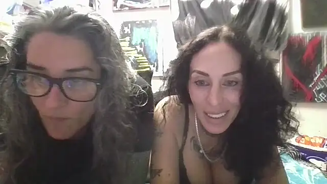 Snapshot of inkdhollow1 chatting on April 18, 2026, 2:25 am inkdhollow1 online show from April 18, 2026, 2:25 am