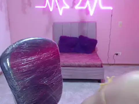 Snapshot of cristal_hills_19 chatting on November 13, 2025, 6:12 pm cristal hills 19 online show from November 13, 2025, 6:12 pm