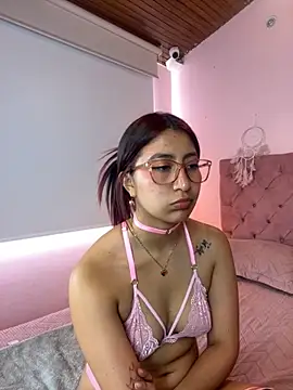 saramooon online show from November 7, 2025, 1:37 pm