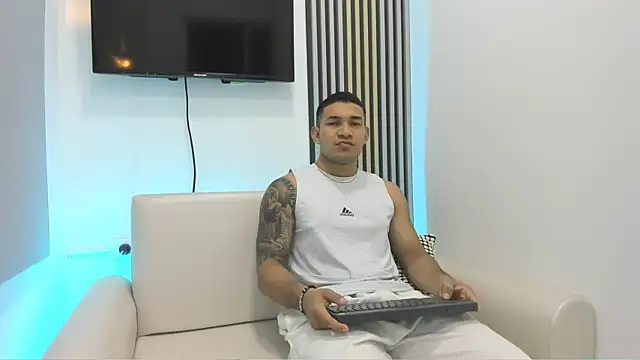 Snapshot of venedic_bull chatting on October 2, 2025, 12:30 pm venedic bull online show from October 2, 2025, 12:30 pm