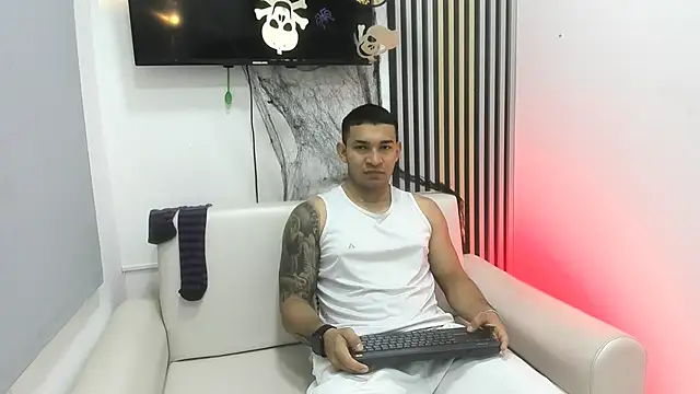 Snapshot of venedic_bull chatting on October 30, 2025, 8:39 pm venedic bull online show from October 30, 2025, 8:39 pm