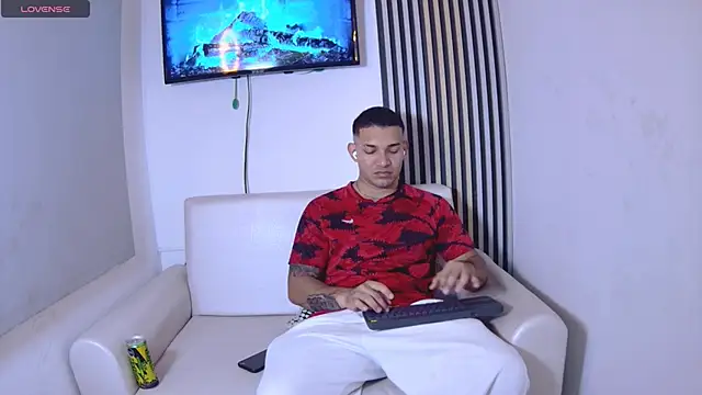 Snapshot of venedic_bull chatting on November 23, 2025, 3:49 am venedic bull online show from November 23, 2025, 3:49 am