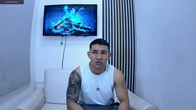 Snapshot of venedic_bull chatting on November 27, 2025, 4:24 am venedic bull online show from November 27, 2025, 4:24 am