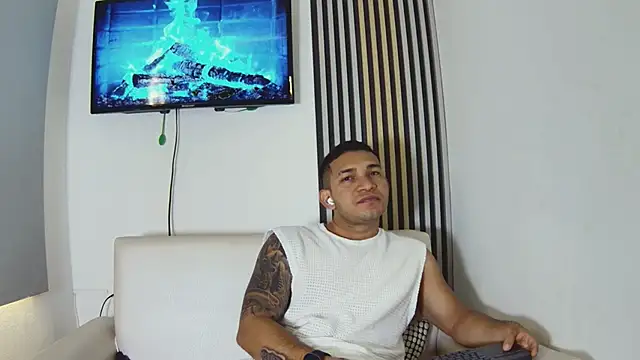 Snapshot of venedic_bull chatting on December 5, 2025, 12:37 pm venedic bull online show from December 5, 2025, 12:37 pm