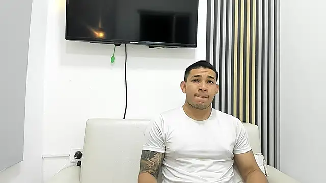 Snapshot of venedic_bull chatting on October 22, 2025, 10:08 pm venedic bull online show from October 22, 2025, 10:08 pm