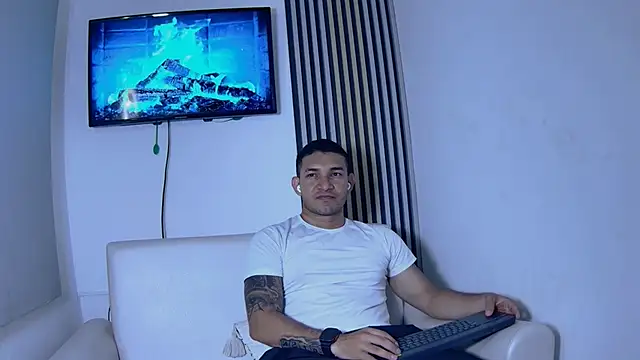 Snapshot of venedic_bull chatting on November 21, 2025, 3:05 am venedic bull online show from November 21, 2025, 3:05 am