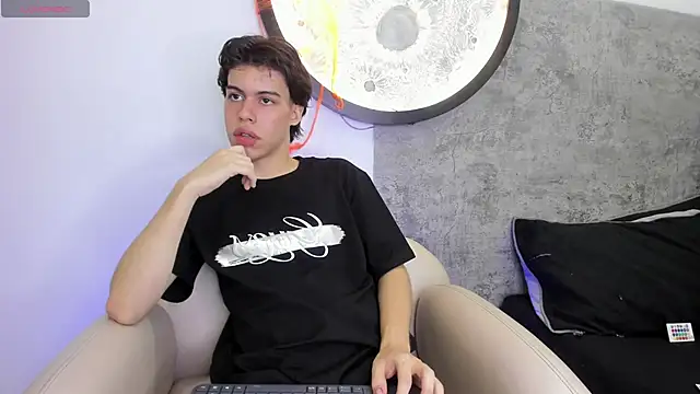 Lucian grey online show from October 25, 2025, 4:11 am