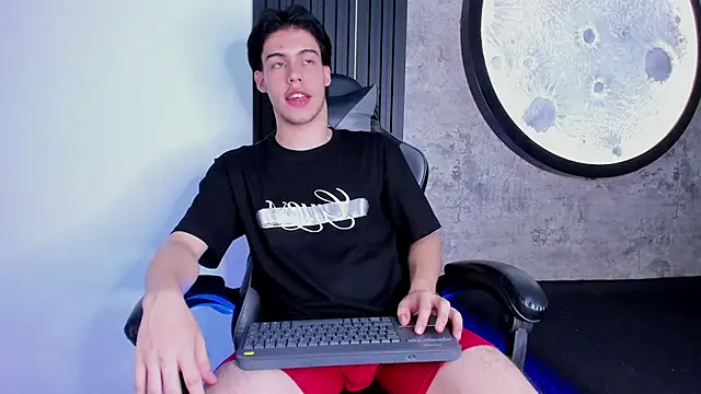 Lucian grey online show from February 12, 2026, 4:23 am