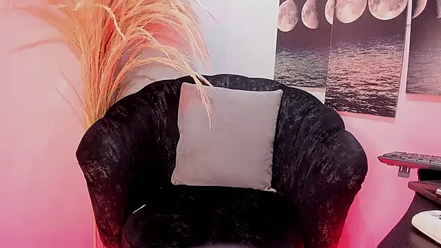 Snapshot of cloemorningstar chatting on October 19, 2025, 8:39 am cloemorningstar online show from October 19, 2025, 8:39 am