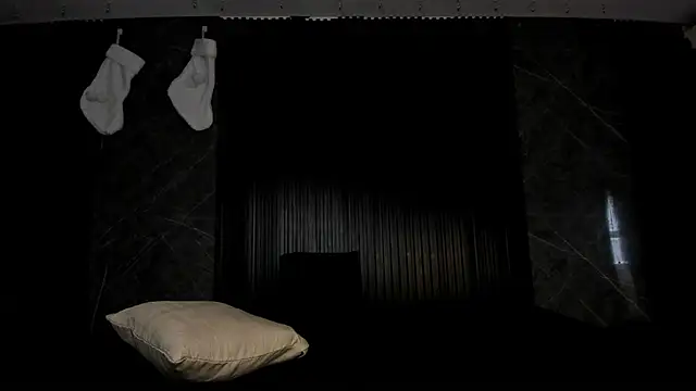 Snapshot of cloemorningstar chatting on December 2, 2025, 2:19 pm cloemorningstar online show from December 2, 2025, 2:19 pm