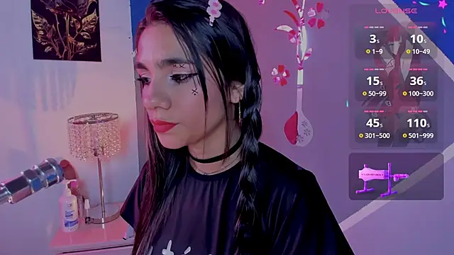 Snapshot of susi_hot13 chatting on December 15, 2025, 8:47 pm susi hot13 online show from December 15, 2025, 8:47 pm