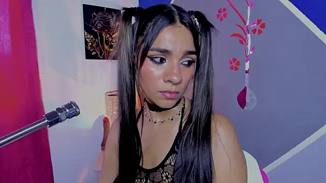 Snapshot of susi_hot13 chatting on November 15, 2025, 8:24 pm susi hot13 online show from November 15, 2025, 8:24 pm