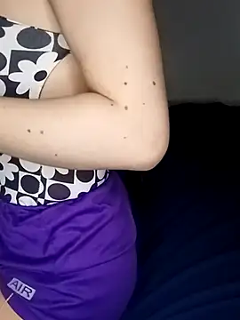 Snapshot of Queen_hot888 chatting on October 24, 2025, 4:00 am Queen hot888 online show from October 24, 2025, 4:00 am