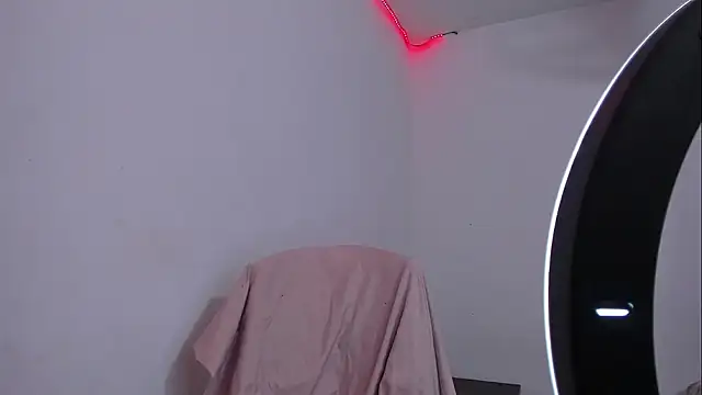 Snapshot of Lia0109 chatting on December 14, 2025, 8:09 am Lia0109 online show from December 14, 2025, 8:09 am