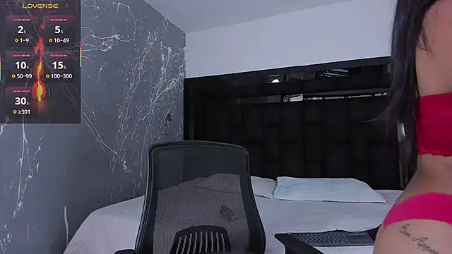 Snapshot of LiaClarck_ chatting on November 20, 2025, 9:15 pm LiaClarck online show from November 20, 2025, 9:15 pm