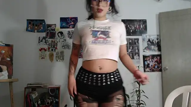 Lia Carter  online show from April 28, 2026, 11:20 pm
