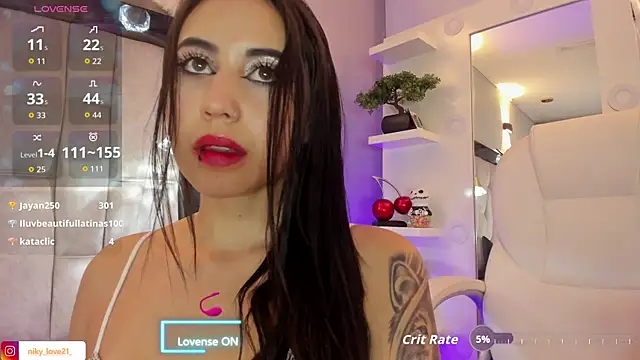 Snapshot of niky_love21 chatting on May 18, 2026, 4:07 am niky love21 online show from May 18, 2026, 4:07 am