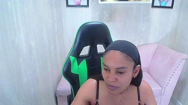 Snapshot of kamala_a chatting on November 14, 2025, 3:10 am kamala a online show from November 14, 2025, 3:10 am