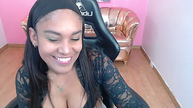 Snapshot of kamala_a chatting on November 27, 2025, 3:29 am kamala a online show from November 27, 2025, 3:29 am