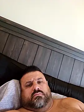 Roddog18 online show from October 14, 2025, 7:47 pm