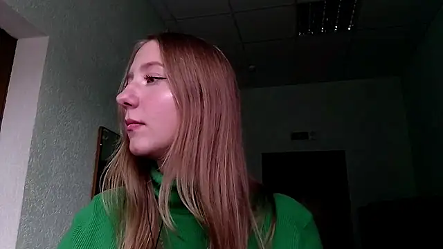 CarynFlaryn online show from October 1, 2025, 11:03 am
