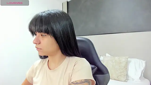 fiorella18  online show from November 18, 2025, 2:59 am