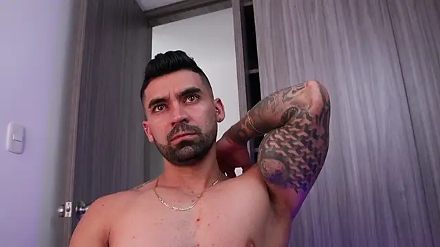 Snapshot of SOY_MIKE chatting on November 3, 2025, 1:47 pm SOY MIKE online show from November 3, 2025, 1:47 pm