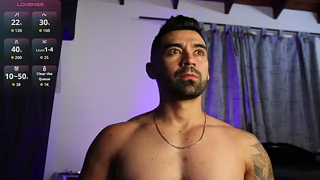 Snapshot of SOY_MIKE chatting on October 27, 2025, 11:05 pm SOY MIKE online show from October 27, 2025, 11:05 pm