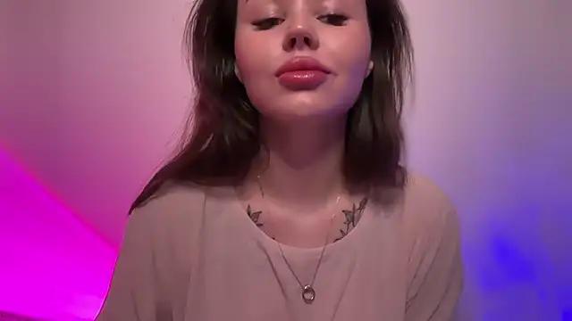 AlmaryKim online show from June 6, 2026, 5:40 pm