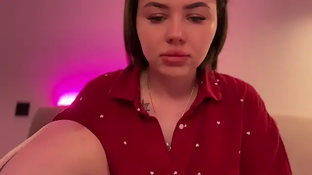 AlmaryKim online show from February 3, 2026, 6:13 pm