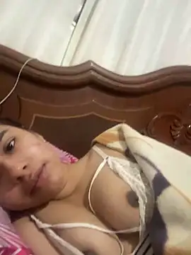 Snapshot of Brianna_bunny05 chatting on November 20, 2025, 5:19 am Brianna bunny05 online show from November 20, 2025, 5:19 am