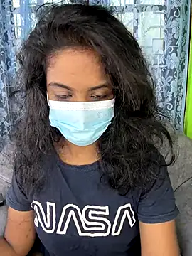 Snapshot of SukiyamaAsia chatting on November 9, 2025, 8:07 am SukiyamaAsia online show from November 9, 2025, 8:07 am