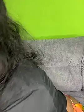 Snapshot of SukiyamaAsia chatting on October 12, 2025, 5:25 pm SukiyamaAsia online show from October 12, 2025, 5:25 pm