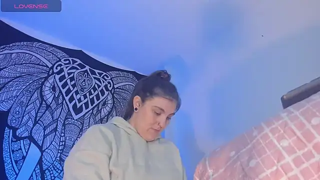 Snapshot of Anny_ferrer1 chatting on October 18, 2025, 12:23 am Anny ferrer1 online show from October 18, 2025, 12:23 am