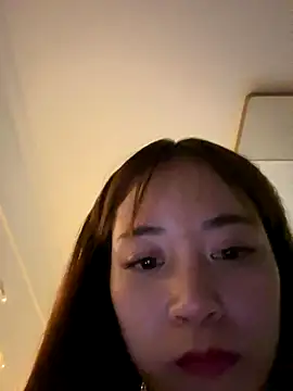 jun-xinh09 online show from October 3, 2025, 10:11 pm