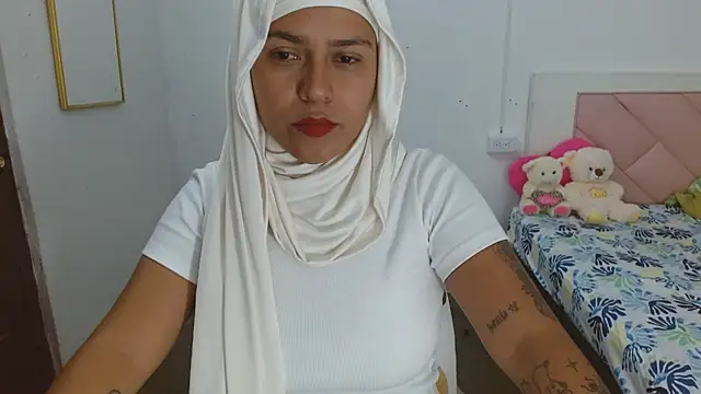 Snapshot of Nadia_hasbun chatting on October 8, 2025, 11:23 am Nadia hasbun online show from October 8, 2025, 11:23 am