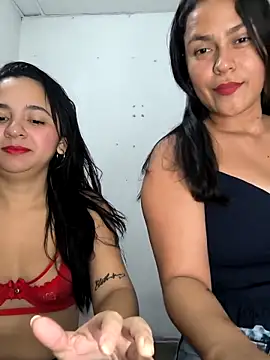 Snapshot of Nadia_hasbun chatting on October 19, 2025, 8:11 pm Nadia hasbun online show from October 19, 2025, 8:11 pm